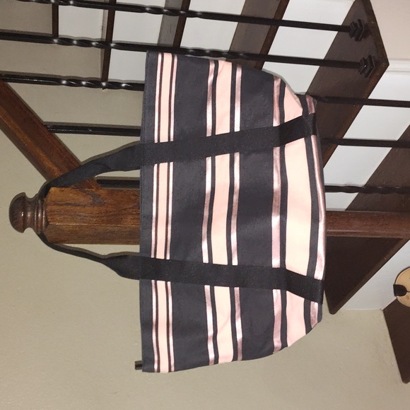 Handbag - Picture 2 of 5